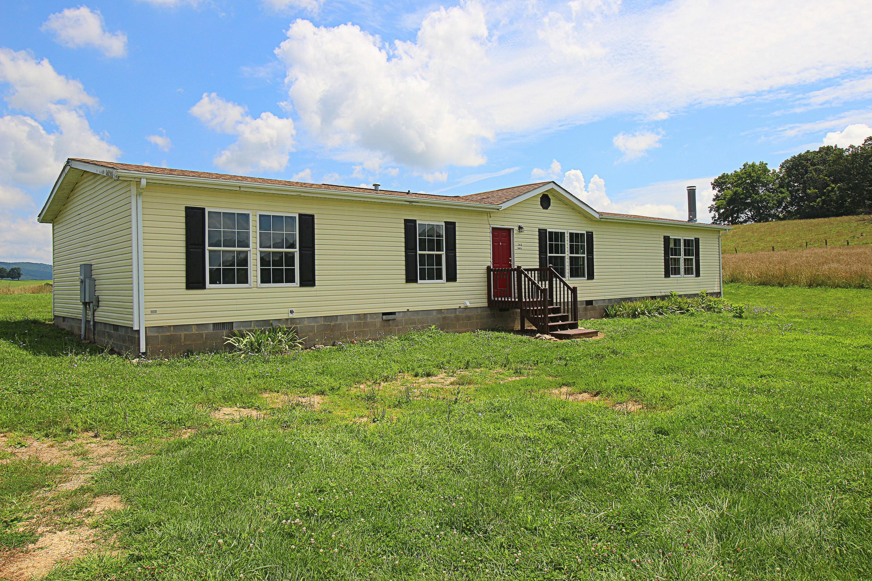 142 Whisper Ridge Lane New Castle, VA 24127 - Photo 3 of 35 IMG_2692