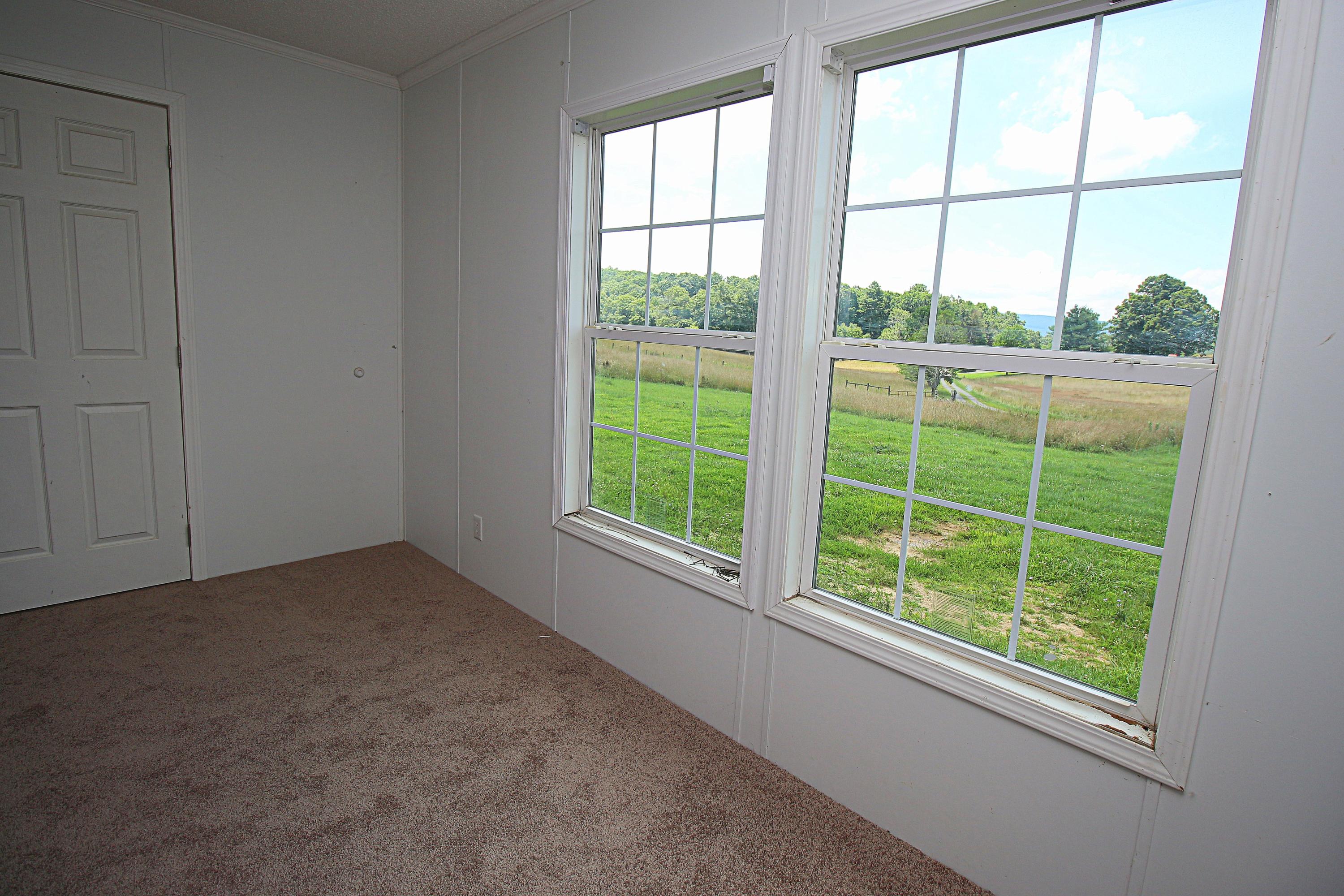 142 Whisper Ridge Lane New Castle, VA 24127 - Photo 24 of 35 IMG_2709