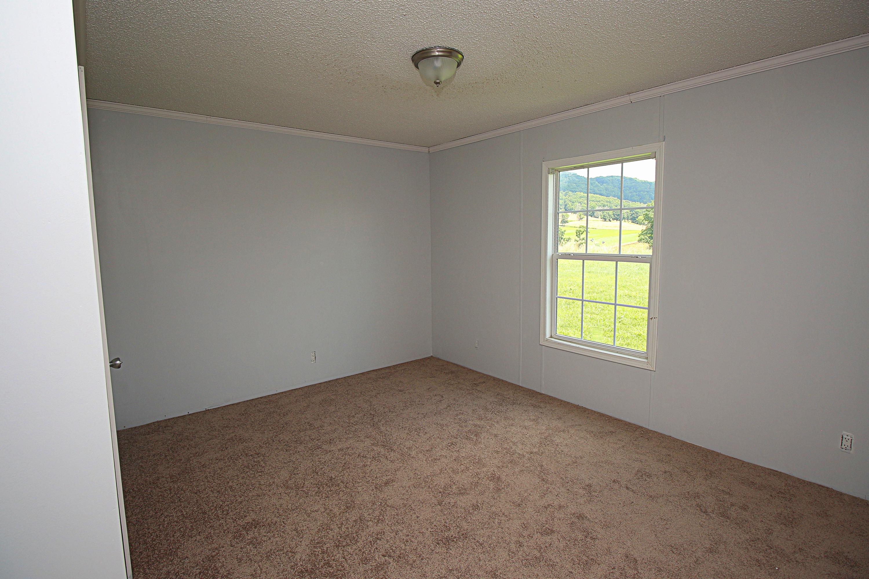 142 Whisper Ridge Lane New Castle, VA 24127 - Photo 28 of 35 IMG_2700