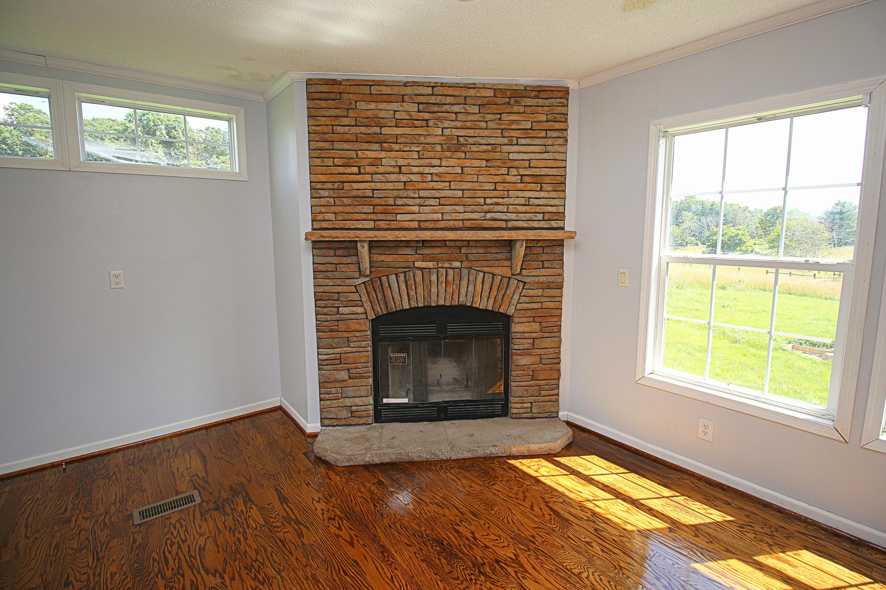 142 Whisper Ridge Lane New Castle, VA 24127 - Photo 8 of 35 IMG_2724