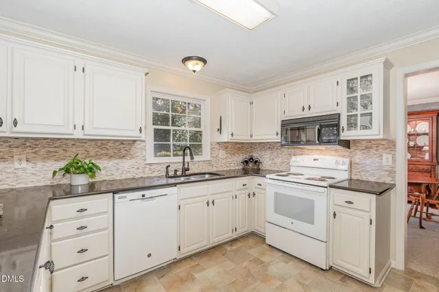 $575,000 | 211 Leckford Way, Cary, NC 27513