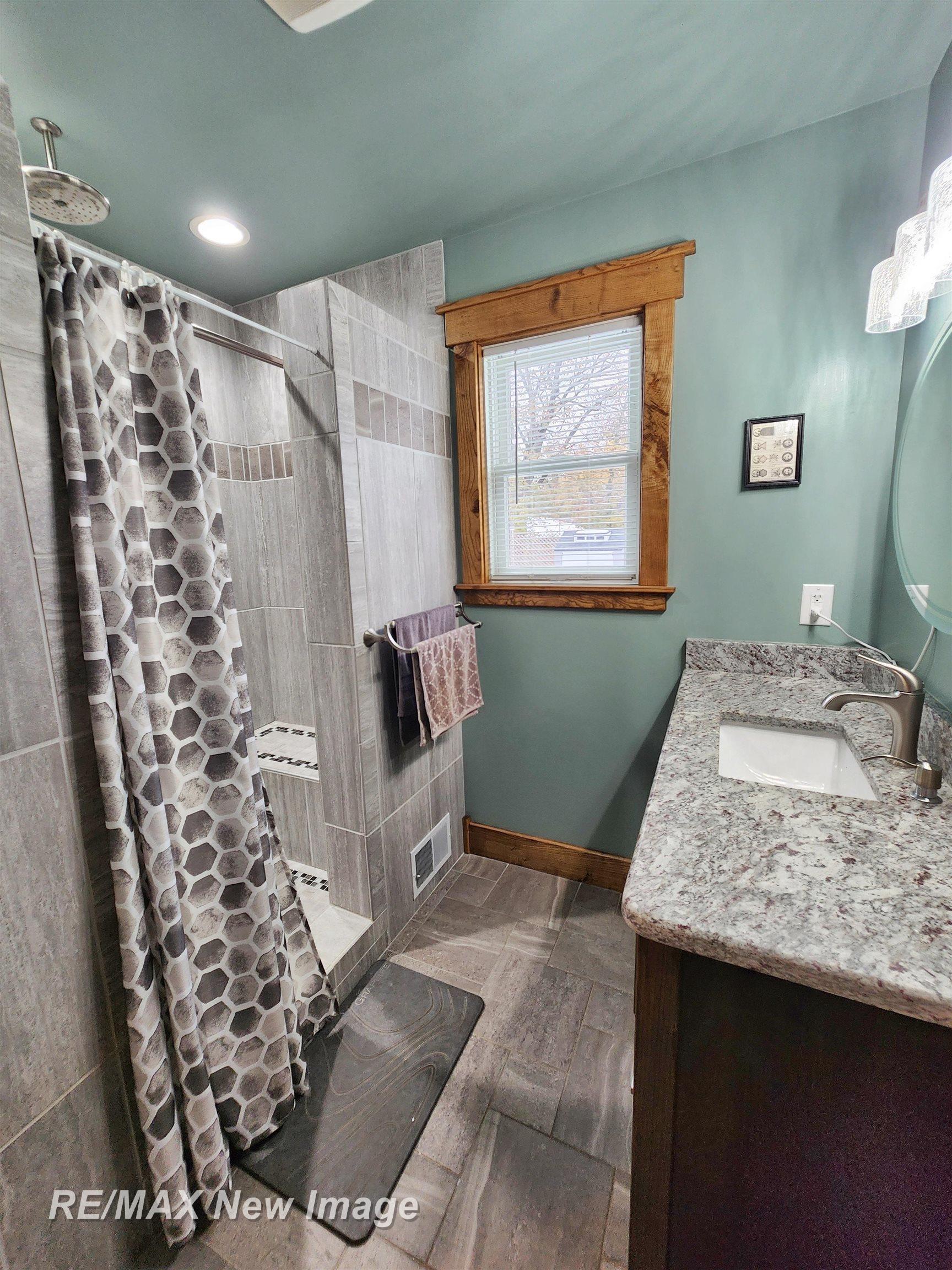 7470 State Road Saginaw, MI 48609 - Photo 17 of 76 50194292-768f49cd-1ab1-404c-92a5-e0d8f9dc66a1.JPG