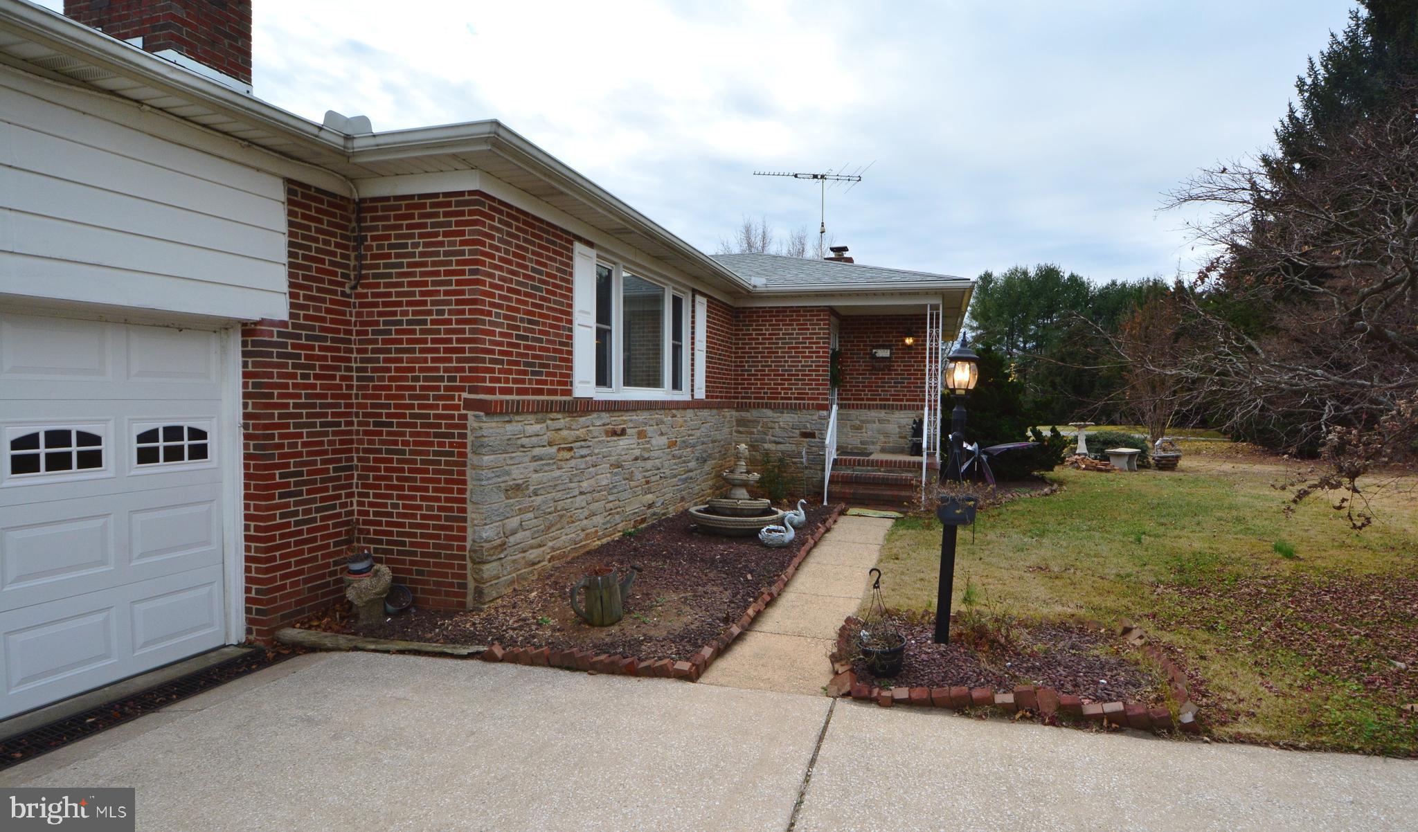 2301 Sandymount Road Finksburg, MD 21048 - Photo 49 of 57 Second lamp post