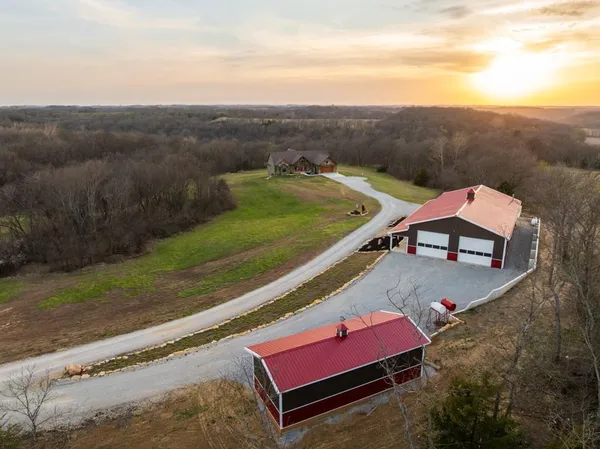 $2,325,000 | 17710 Southwest 31st Road, De Kalb, MO 64440