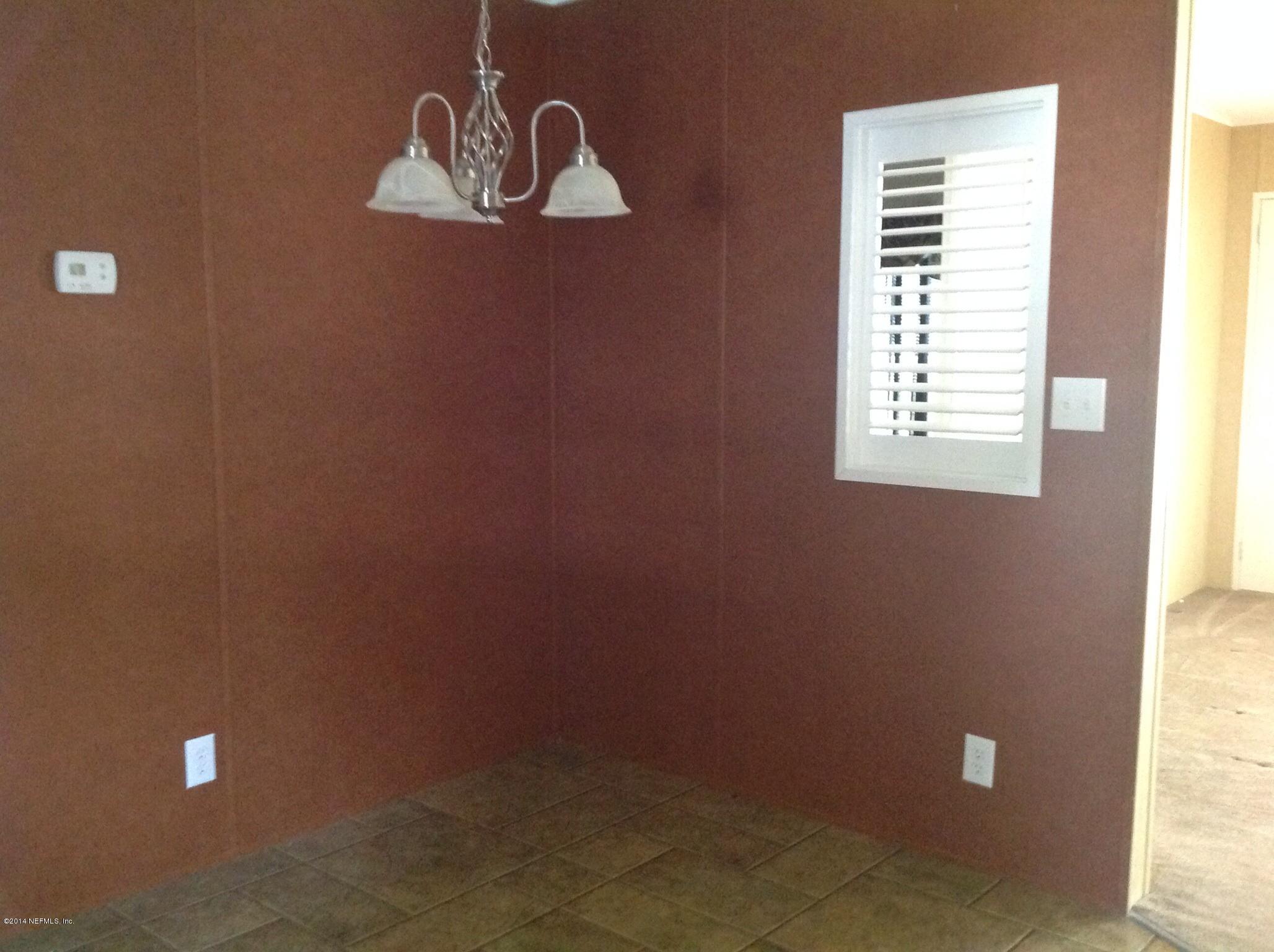 111 Stallion Road Crescent City, FL 32112 - Photo 15 of 21 Dining area in kitchen