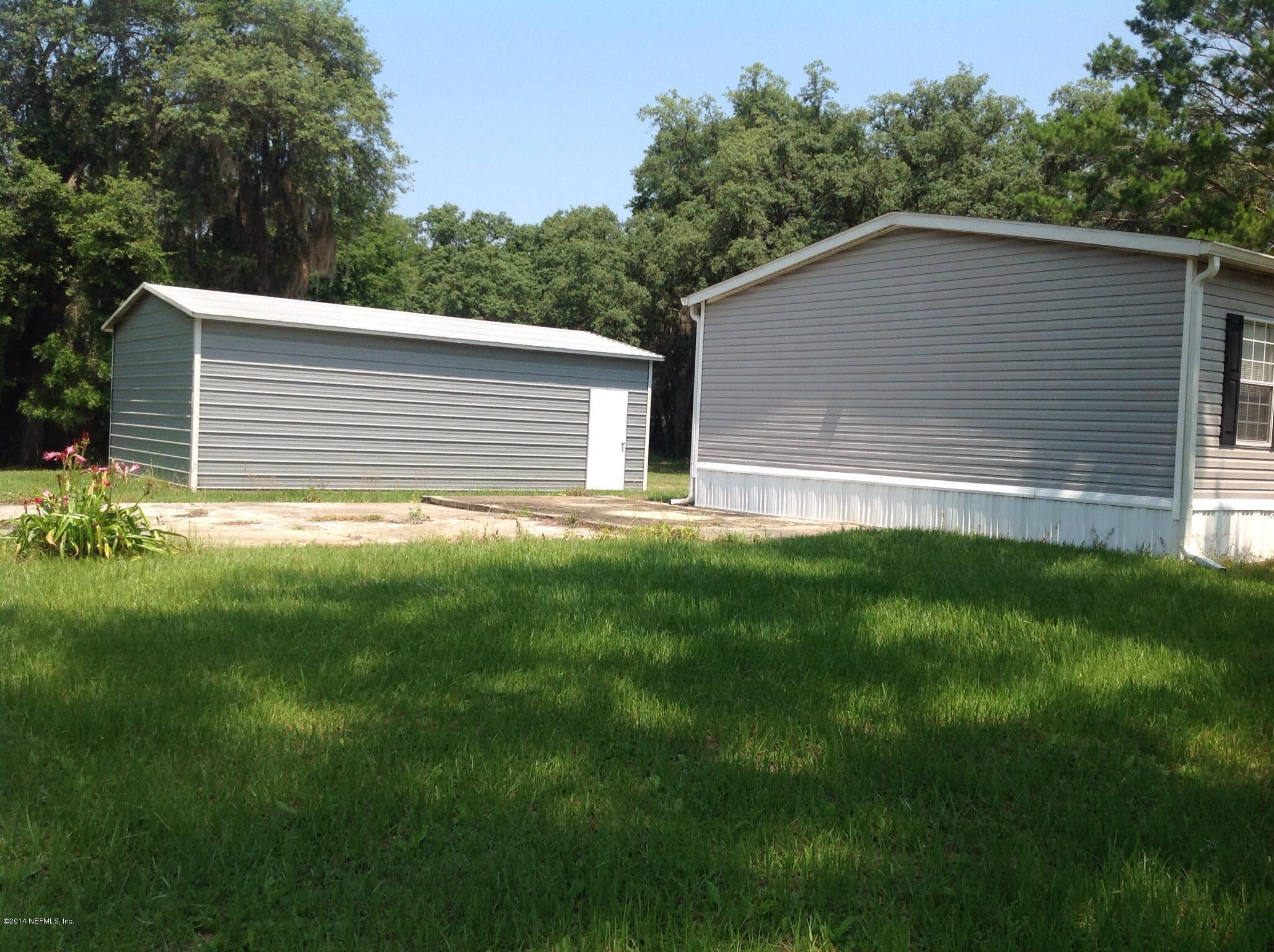 111 Stallion Road Crescent City, FL 32112 - Photo 3 of 21 Garage