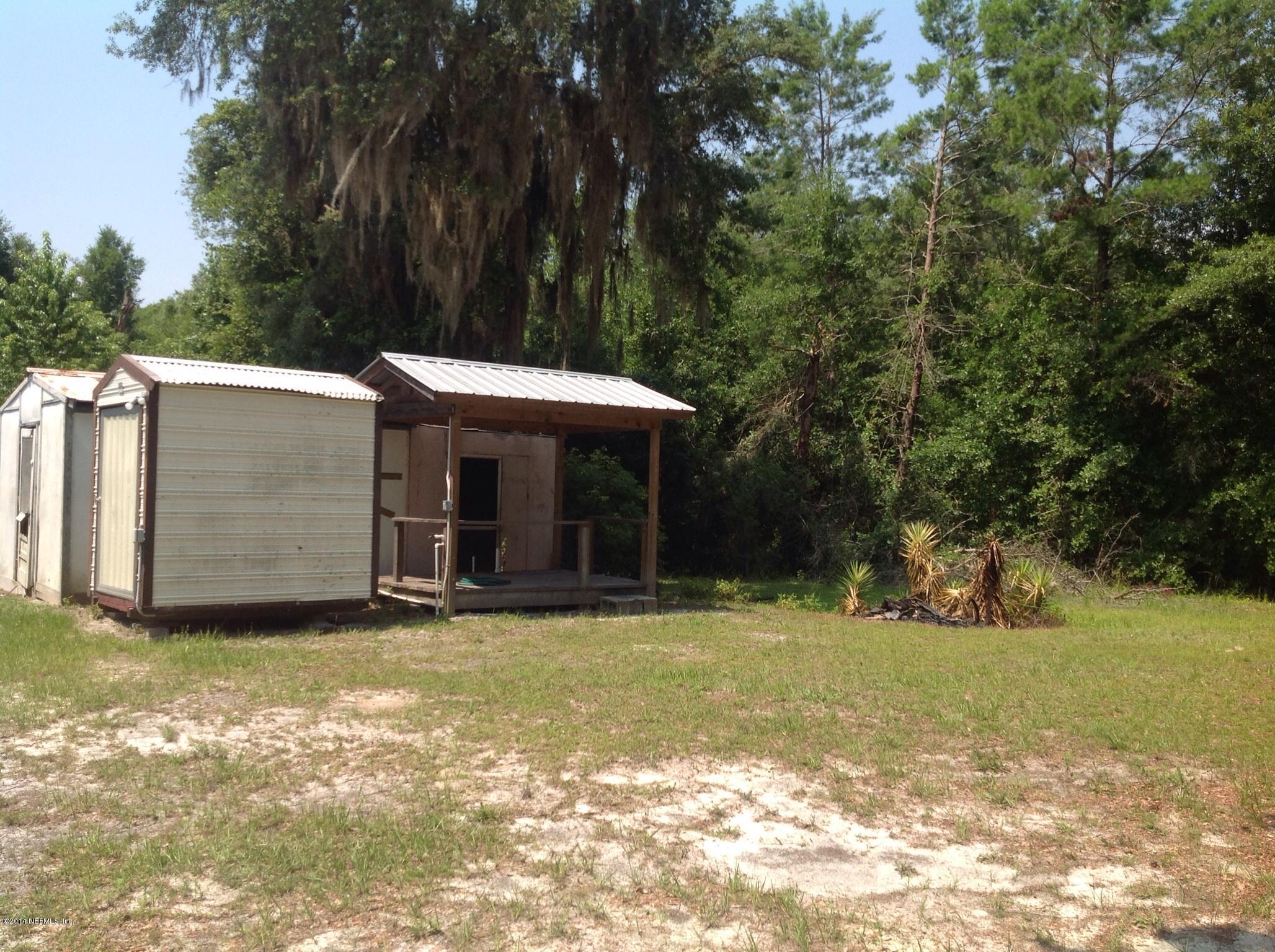 111 Stallion Road Crescent City, FL 32112 - Photo 9 of 21 Fish cleaning area
