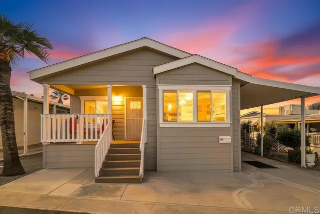 a view of entryway door