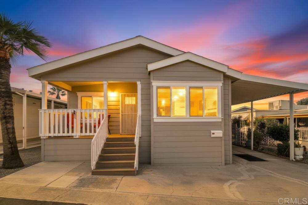 a view of entryway door