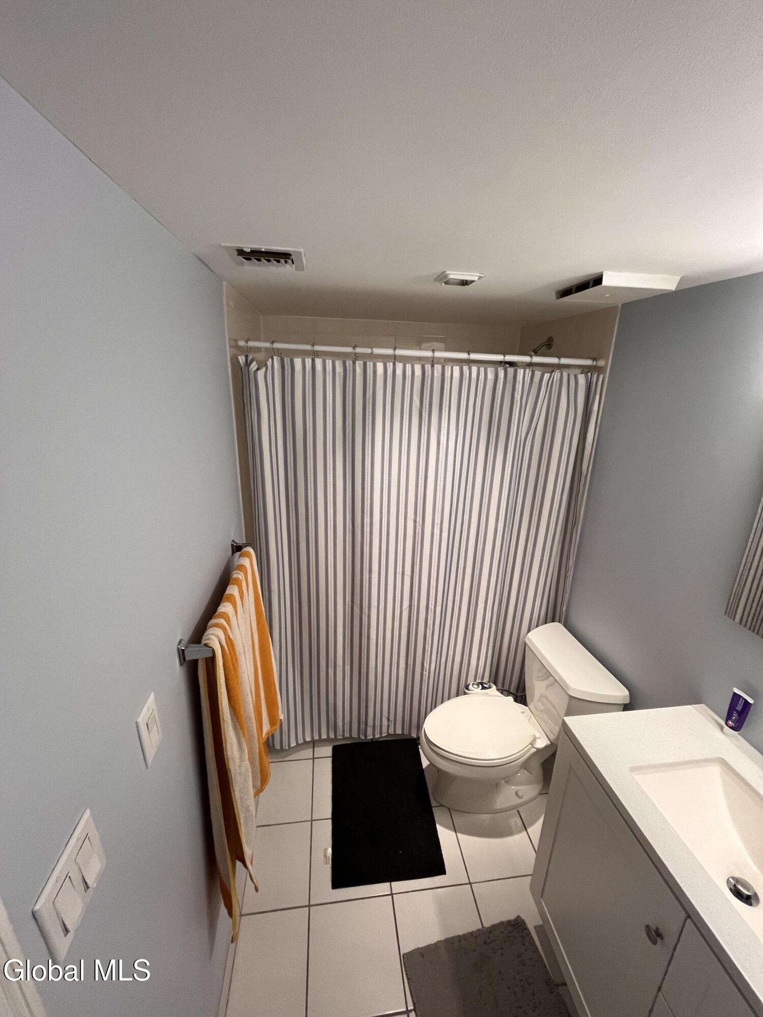 170-190 Schofield Street, Unit 2K Bronx, NY 10464 - Photo 11 of 12 IMG_3019