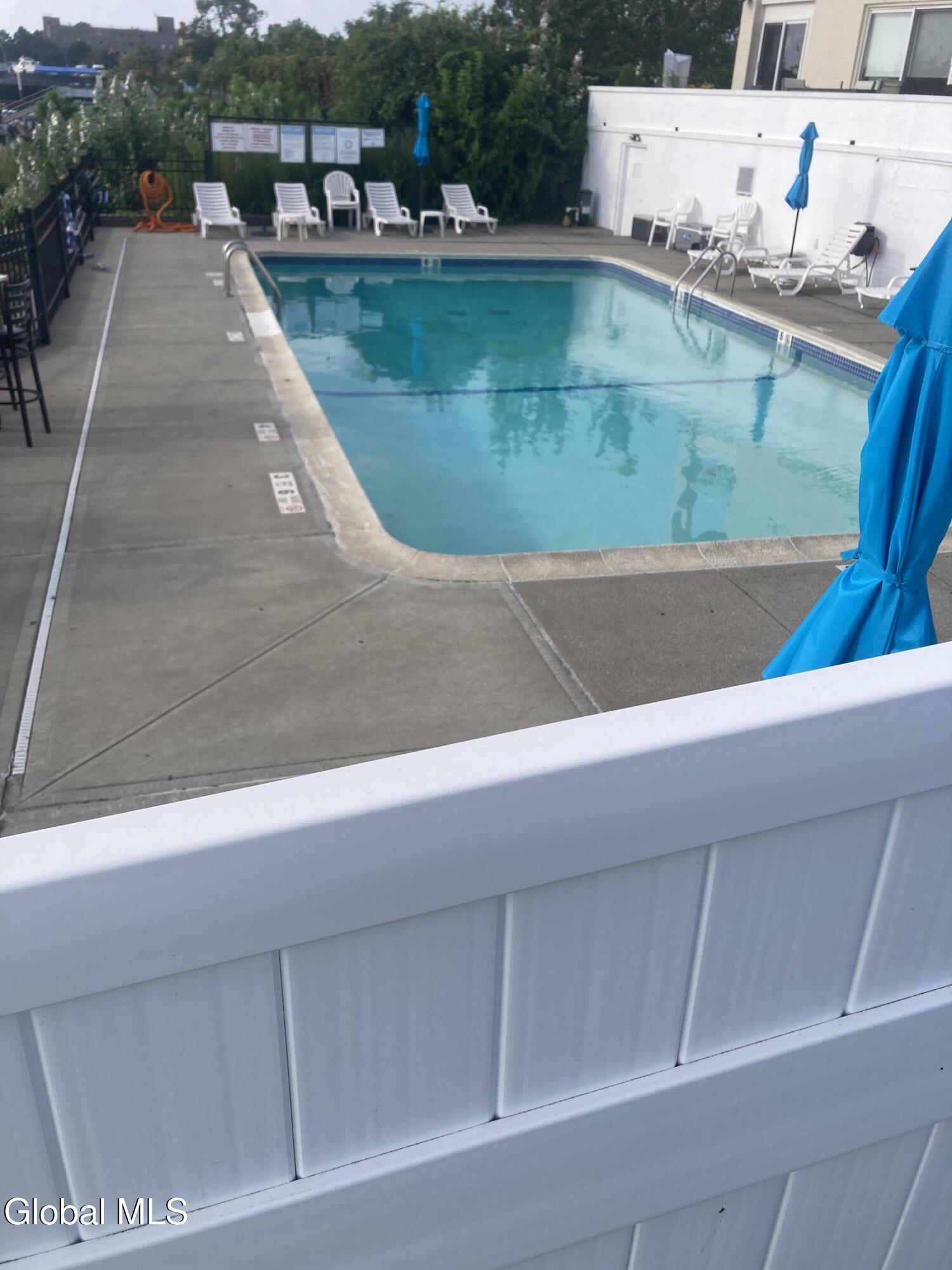 170-190 Schofield Street, Unit 2K Bronx, NY 10464 - Photo 3 of 12 IMG_7493