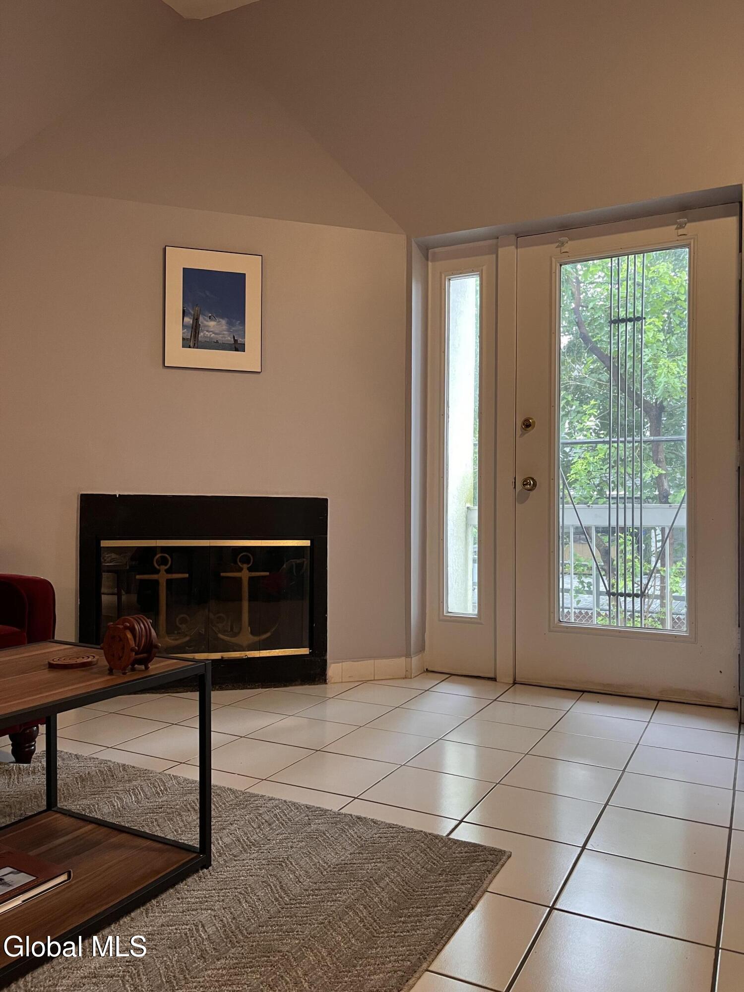 170-190 Schofield Street, Unit 2K Bronx, NY 10464 - Photo 7 of 12 IMG_2973