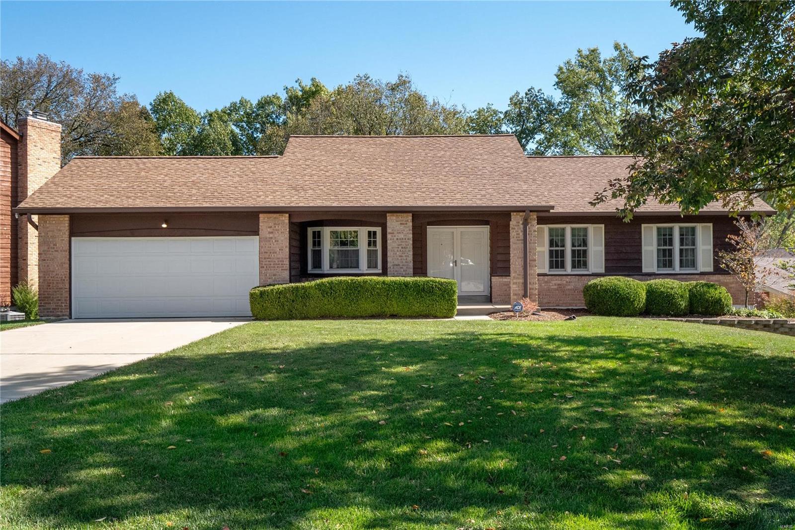 1982 Ridge Lake Drive Chesterfield, MO 63017 - Photo 1 of 41 Gallery Image 1