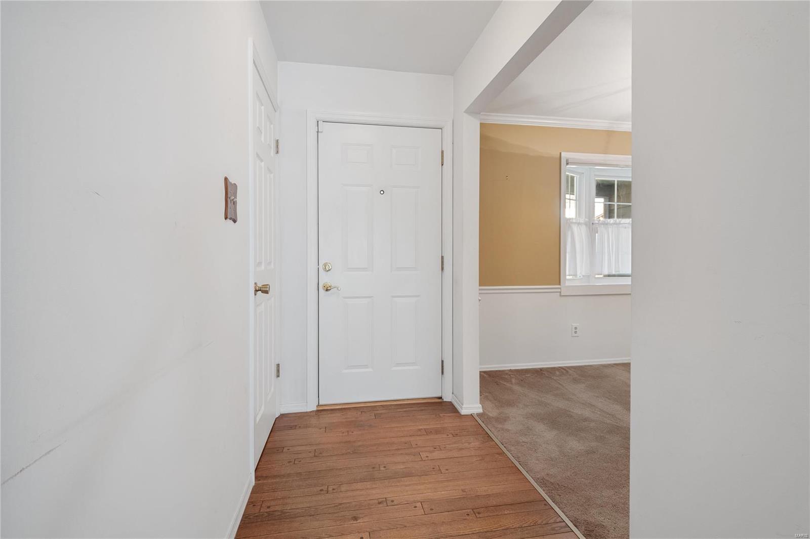 1982 Ridge Lake Drive Chesterfield, MO 63017 - Photo 6 of 41 Gallery Image 6