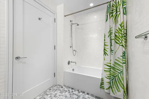 $8,600 | 20 Melrose Terrace, Unit 511, Long Branch, NJ 07740