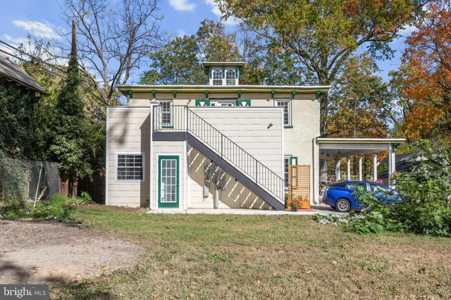 front view of house with a big yard