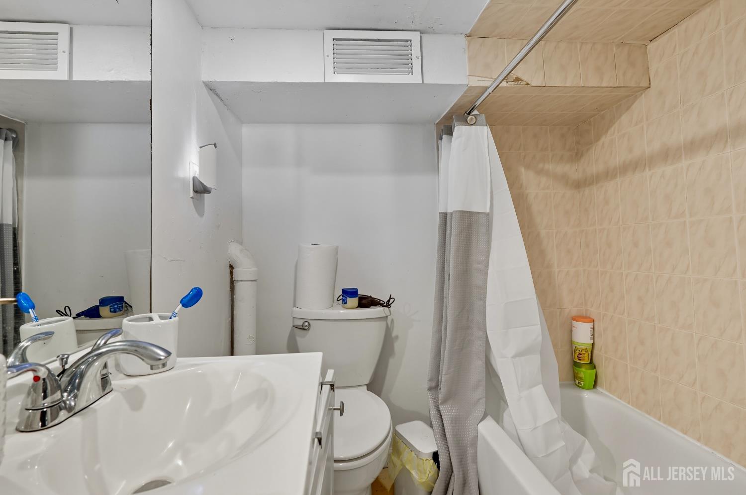 1144 Raritan Avenue Highland Park, NJ 08904 - Photo 20 of 21