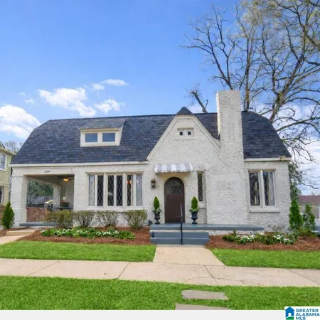 $900,000 | 2009 9th Street, Tuscaloosa, AL 35401