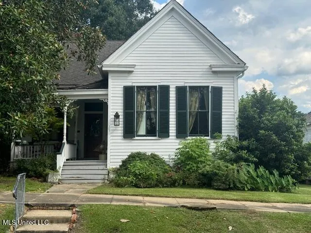 $215,000 | 205 Linton Avenue, Natchez, MS 39120