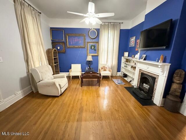 205 Linton Avenue Natchez, MS 39120 - Photo 4 of 22 LIVING ROOM