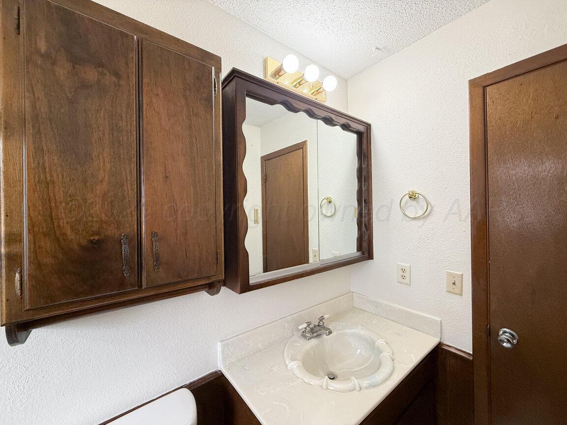 5201 South Milam Street Amarillo, TX 79110 - Photo 44 of 53 Main Bath-4