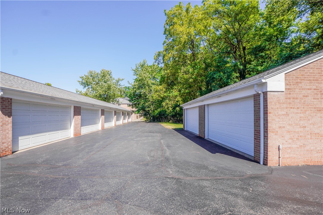 1653 Greenway Road Southeast, Unit 202 North Canton, OH 44709 - Photo 29 of 32