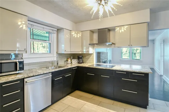 $480,000 | 1326 17th Street, Sarasota, FL 34236