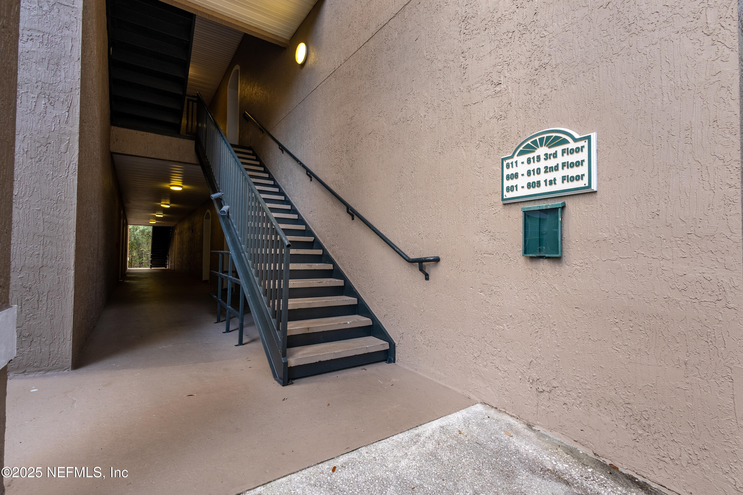 10550 Baymeadows Road, Unit 610 Jacksonville, FL 32256 - Photo 29 of 35 a view of stairs