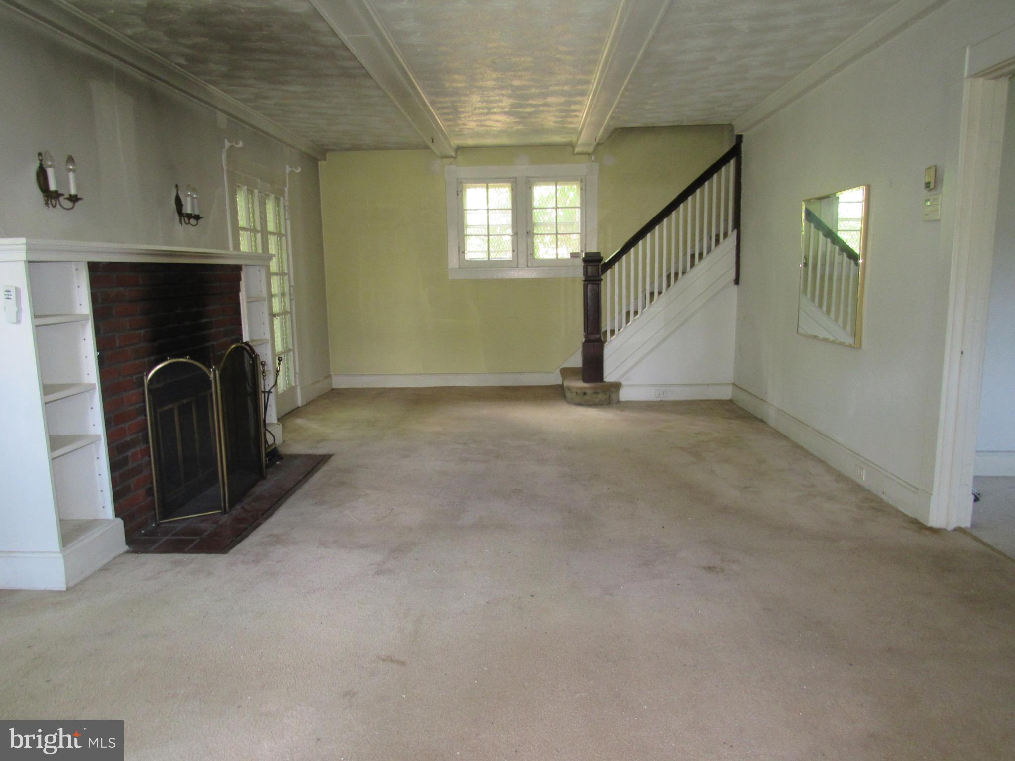 3704 Winterbourne Road Baltimore, MD 21216 - Photo 2 of 14 Living Room