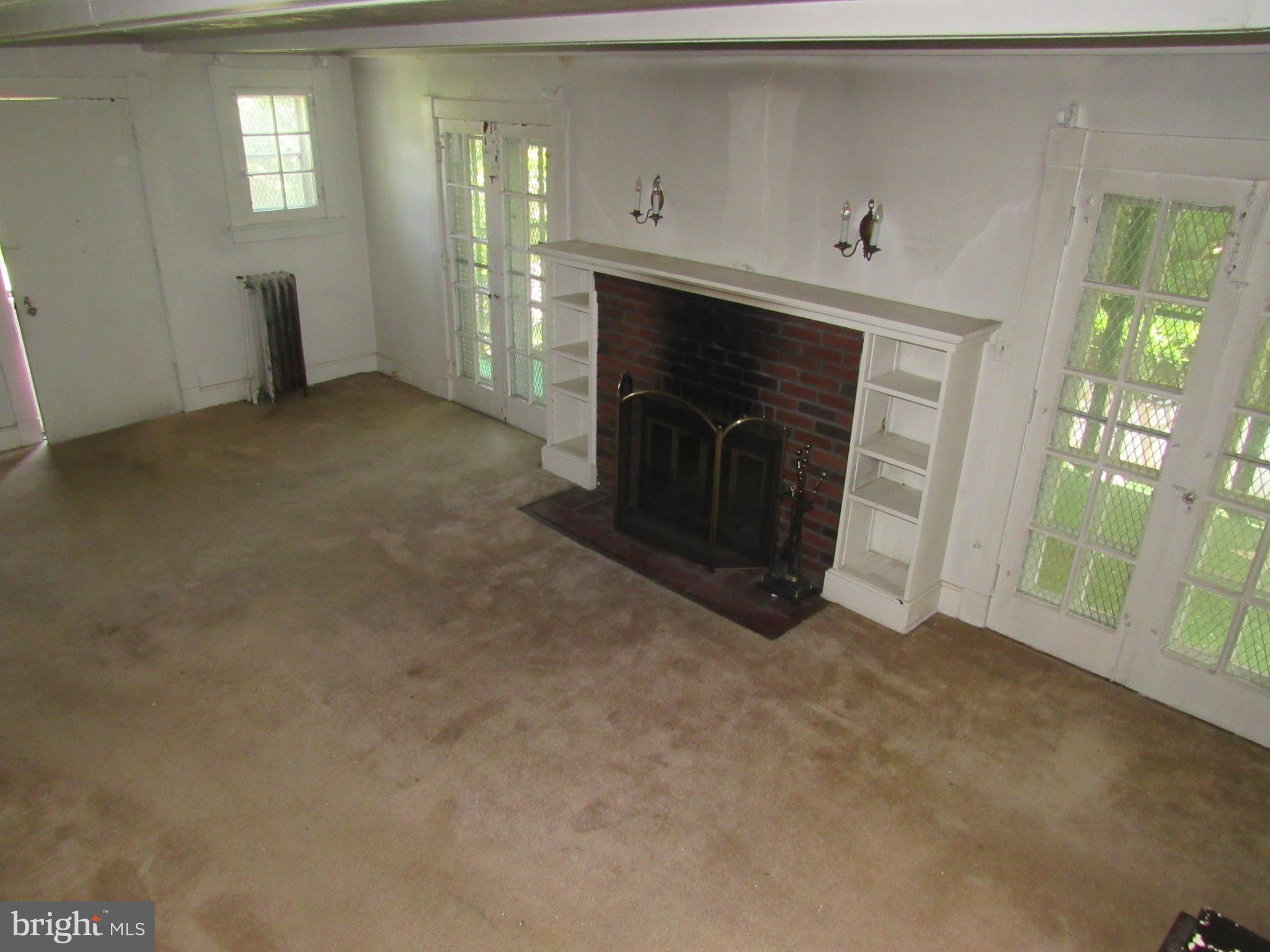 3704 Winterbourne Road Baltimore, MD 21216 - Photo 4 of 14 Living Room