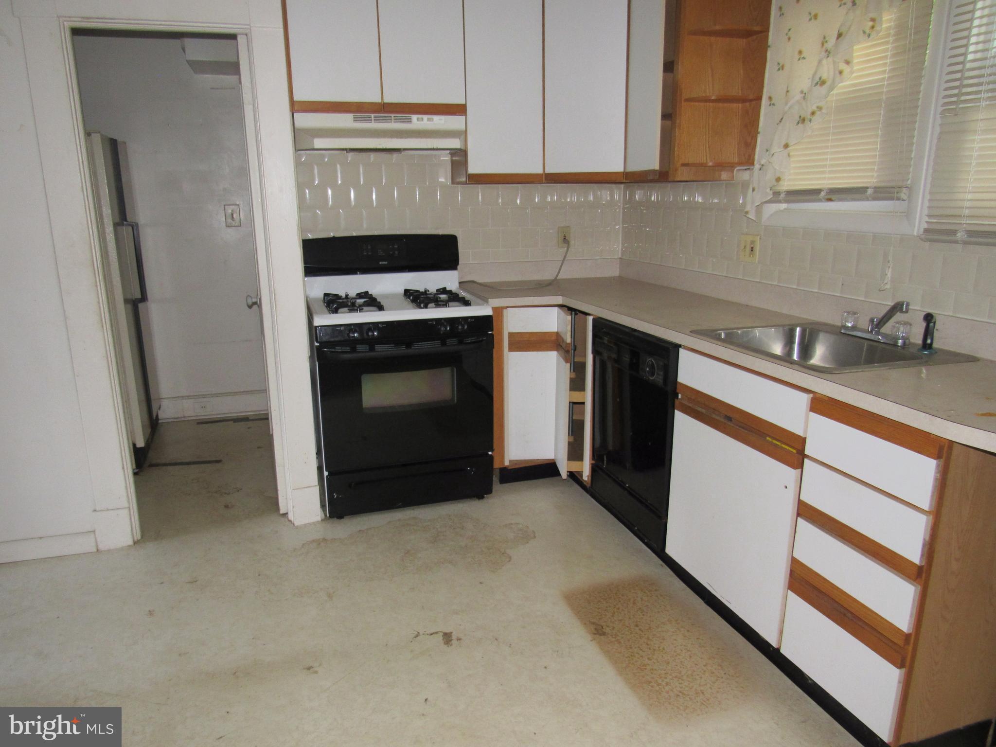 3704 Winterbourne Road Baltimore, MD 21216 - Photo 7 of 14 Kitchen