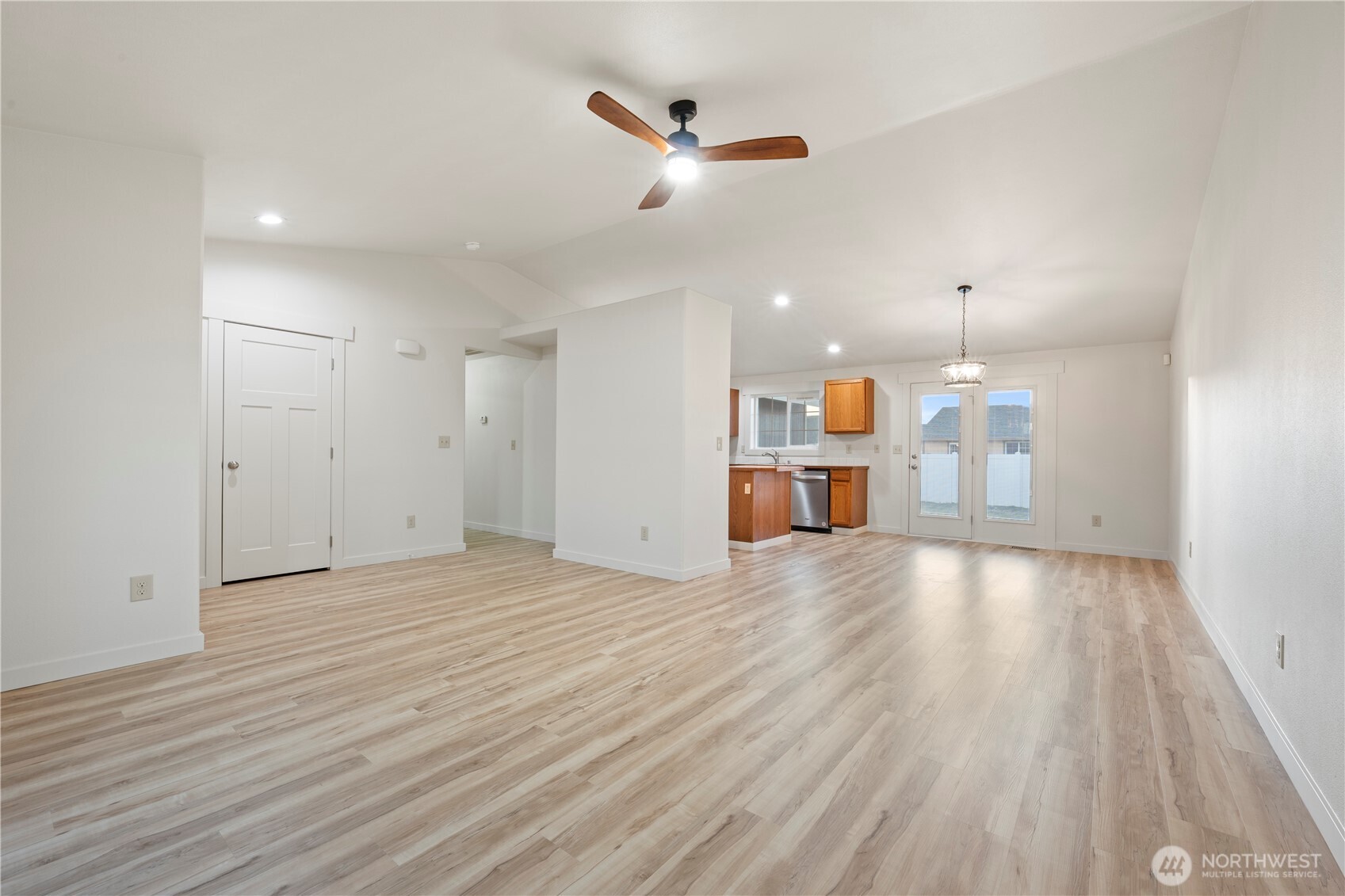 960 South 11th Avenue Othello, WA 99344 - Photo 7 of 32