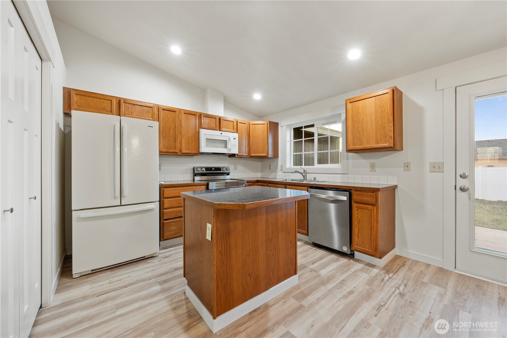 960 South 11th Avenue Othello, WA 99344 - Photo 10 of 32