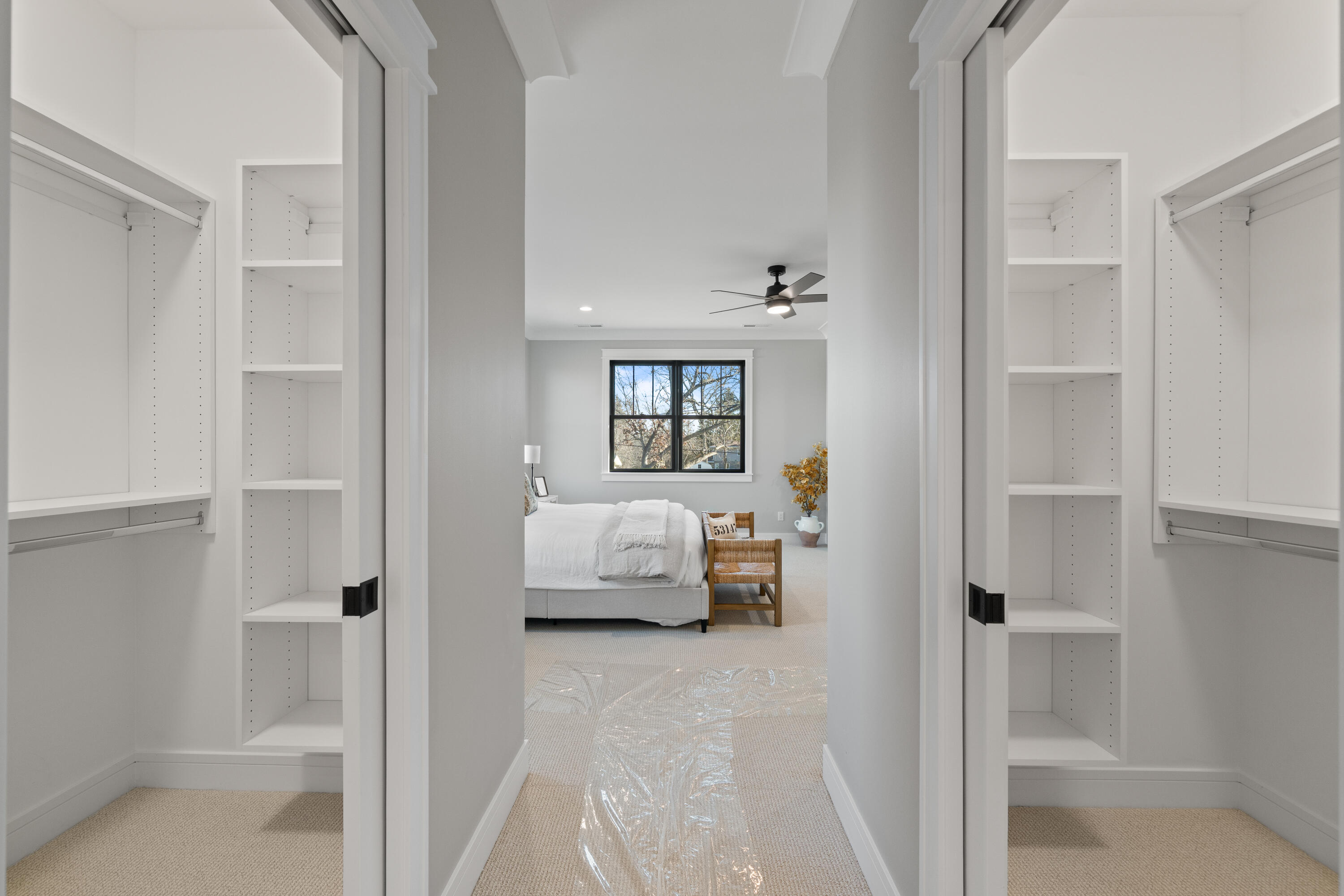 N1931 Linn Road Lake Geneva, WI 53147 - Photo 23 of 31 Primary Closets