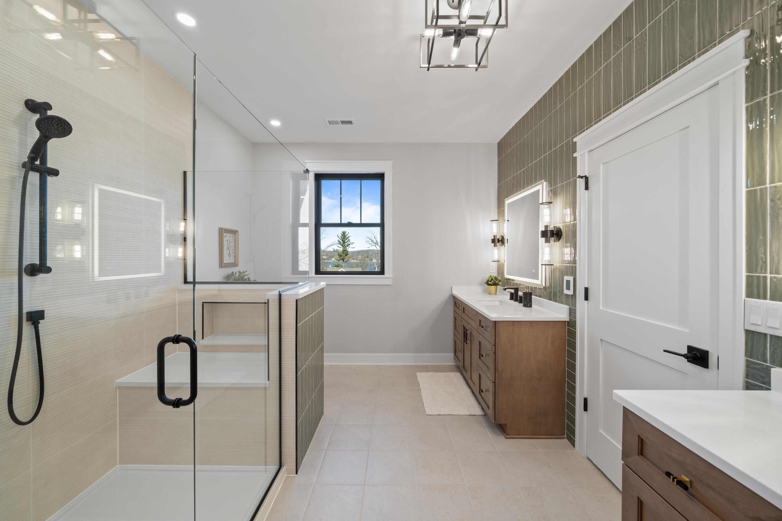 N1931 Linn Road Lake Geneva, WI 53147 - Photo 24 of 31 Primary Bathroom