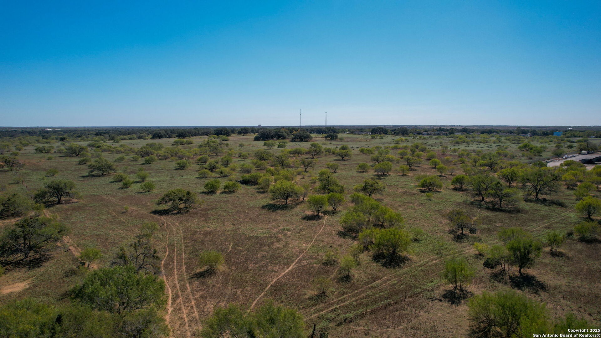 2452 2nd Street Pleasanton, TX 78064 - Photo 6 of 15 a view of outdoor space and yard