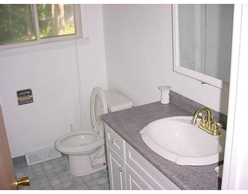 84 Walsh Street Springfield, MA 01109 - Photo 4 of 6