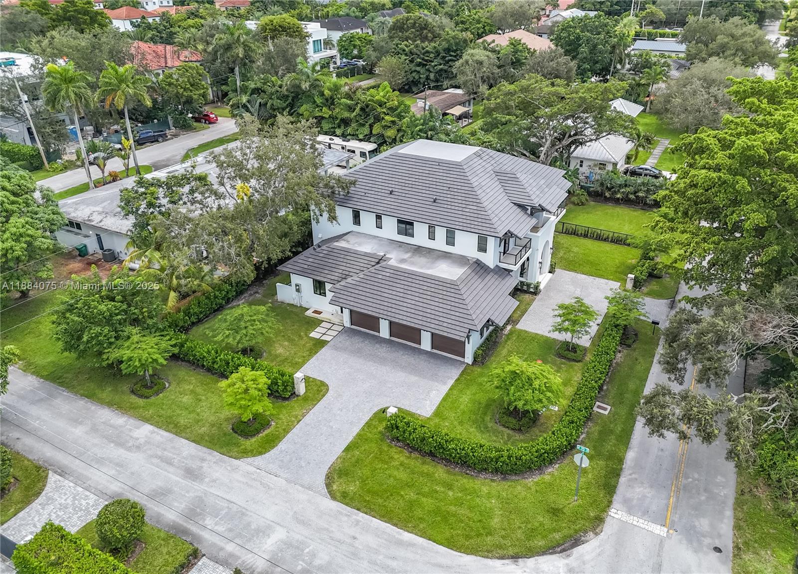 7001 Southwest 71st Avenue Miami, FL 33143 - Photo 48 of 50 an aerial view of a house