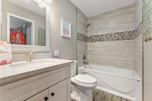 $1,299,000 | 231 North 182 West, Valparaiso, IN 46385