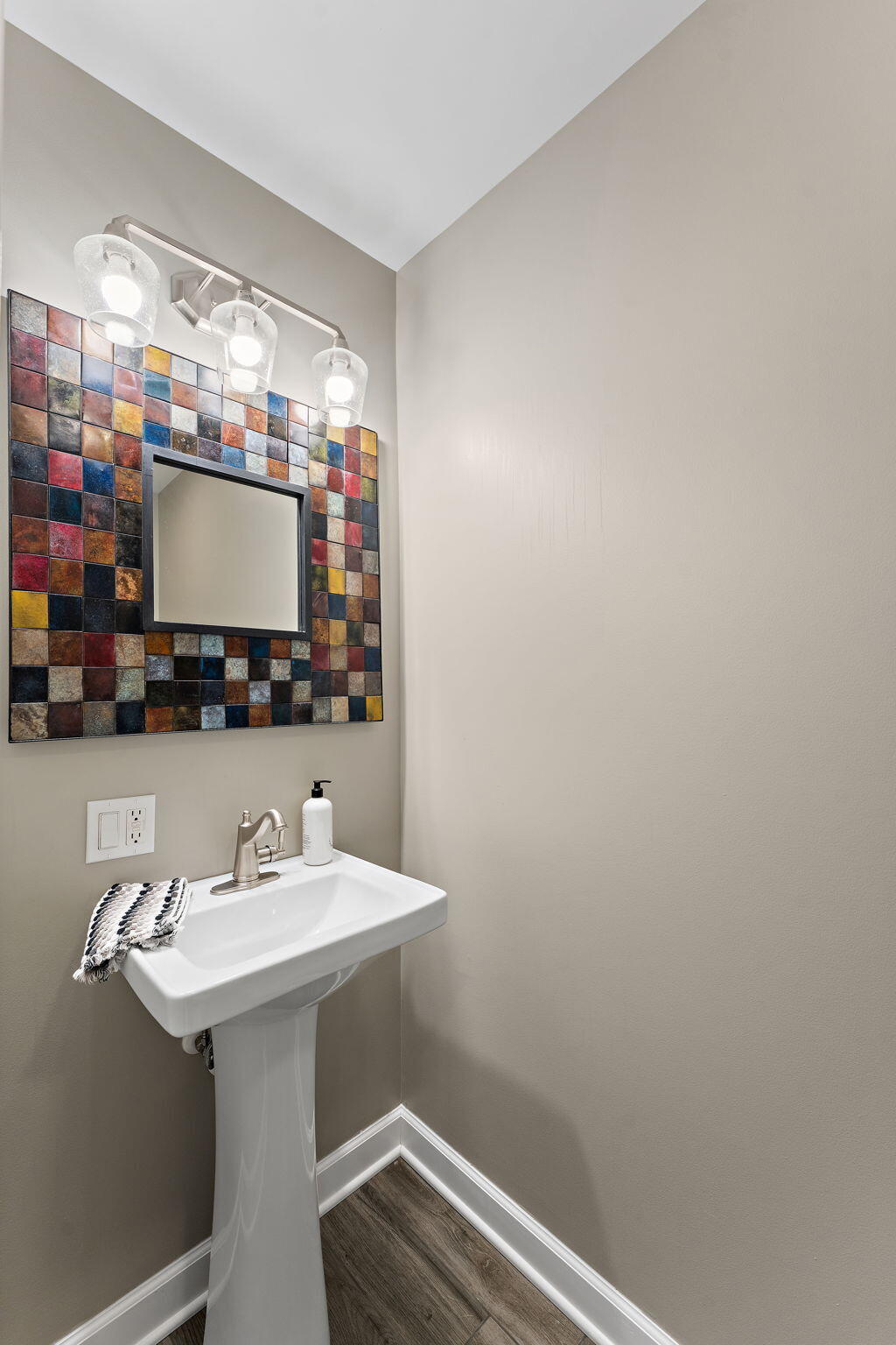231 North 182 West Valparaiso, IN 46385 - Photo 31 of 89 a bathroom with a sink and a mirror