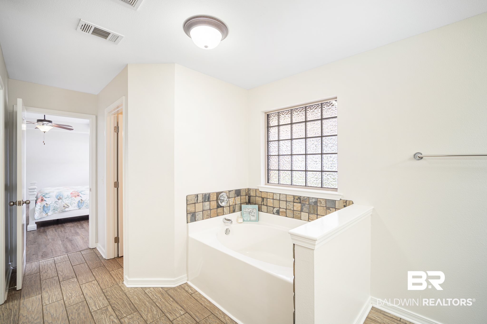 145 Meadow Run Loop West Foley, AL 36535 - Photo 15 of 32 Master Bath