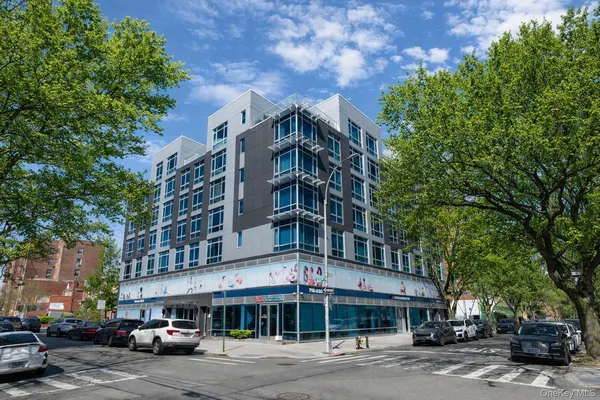$799,000 | 97-45 63rd Drive, Unit 6G | Rego Park