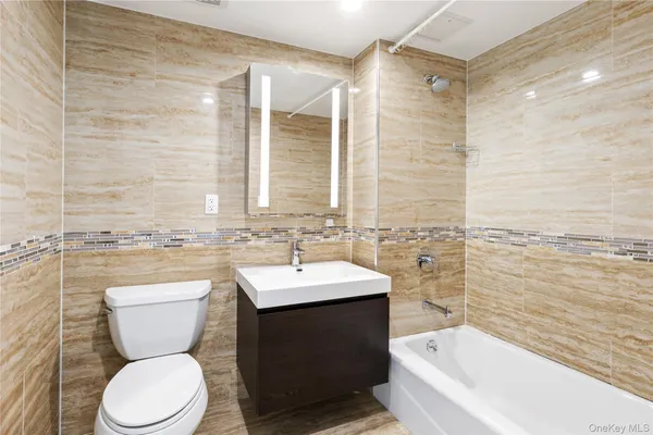 $799,000 | 97-45 63rd Drive, Unit 6G | Rego Park