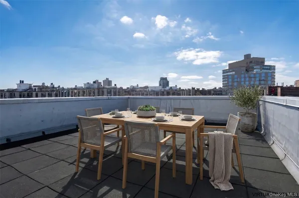 $799,000 | 97-45 63rd Drive, Unit 6G | Rego Park