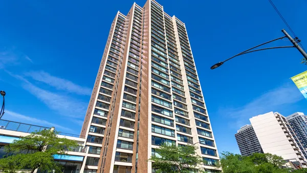 $2,200 | 1850 North Clark Street, Unit 2206, Chicago, IL 60614