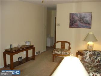 3204 Rhett Road Philadelphia, PA 19154 - Photo 10 of 11 Living Room