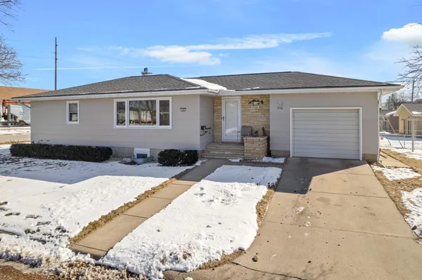 $247,900 | 206 Buchanan Street, Winona, MN 55987