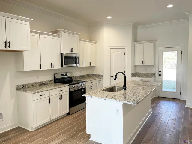 $303,248 | 411 Rue Evangeline, Houma, LA 70364