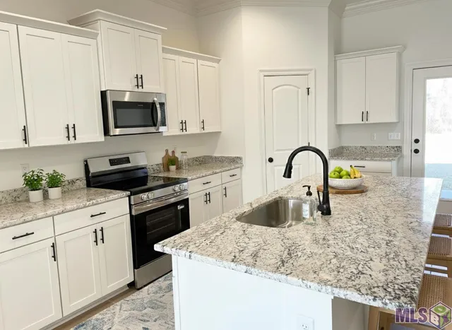 $303,248 | 411 Rue Evangeline, Houma, LA 70364