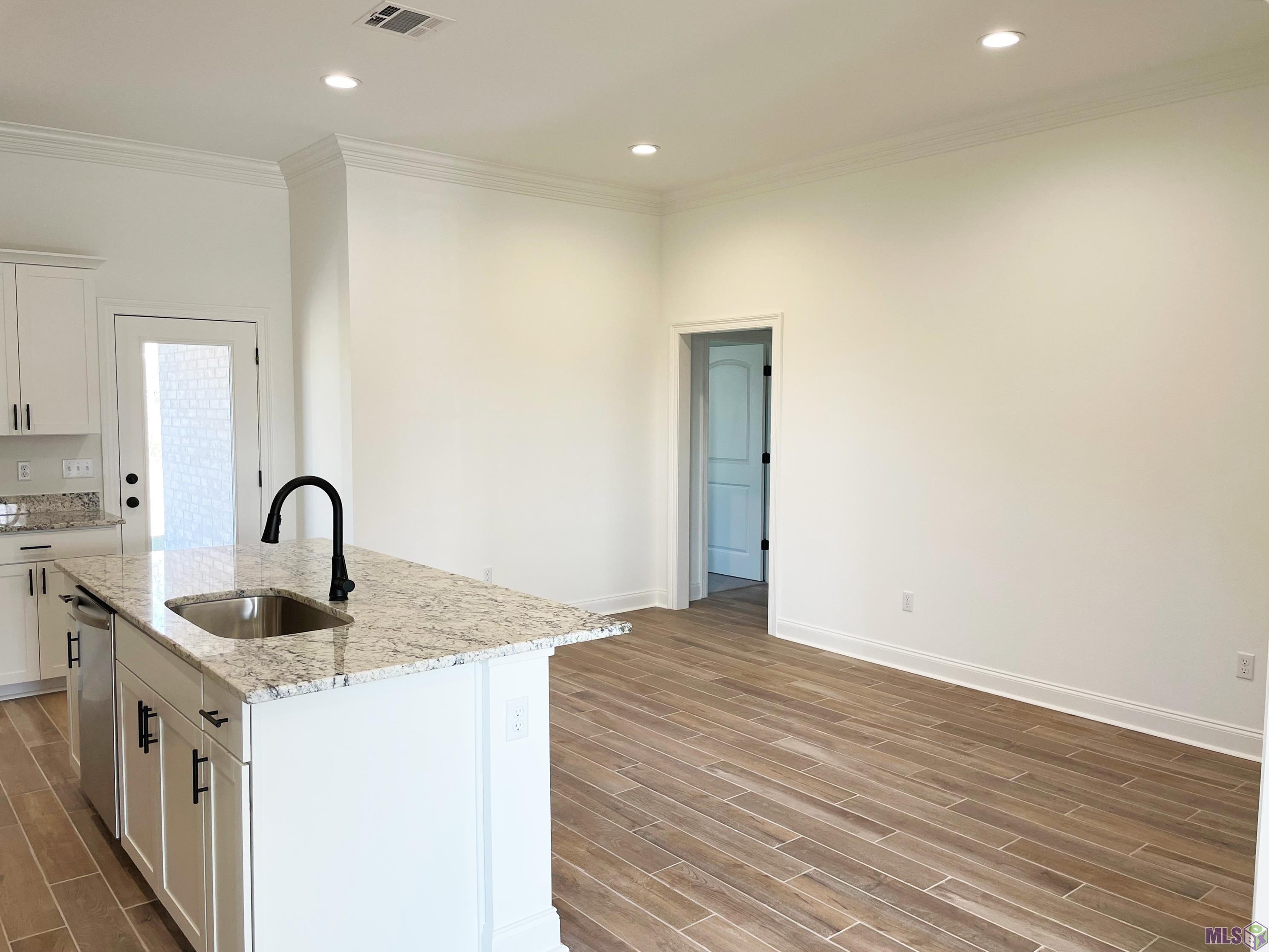 411 Rue Evangeline Houma, LA 70364 - Photo 7 of 14